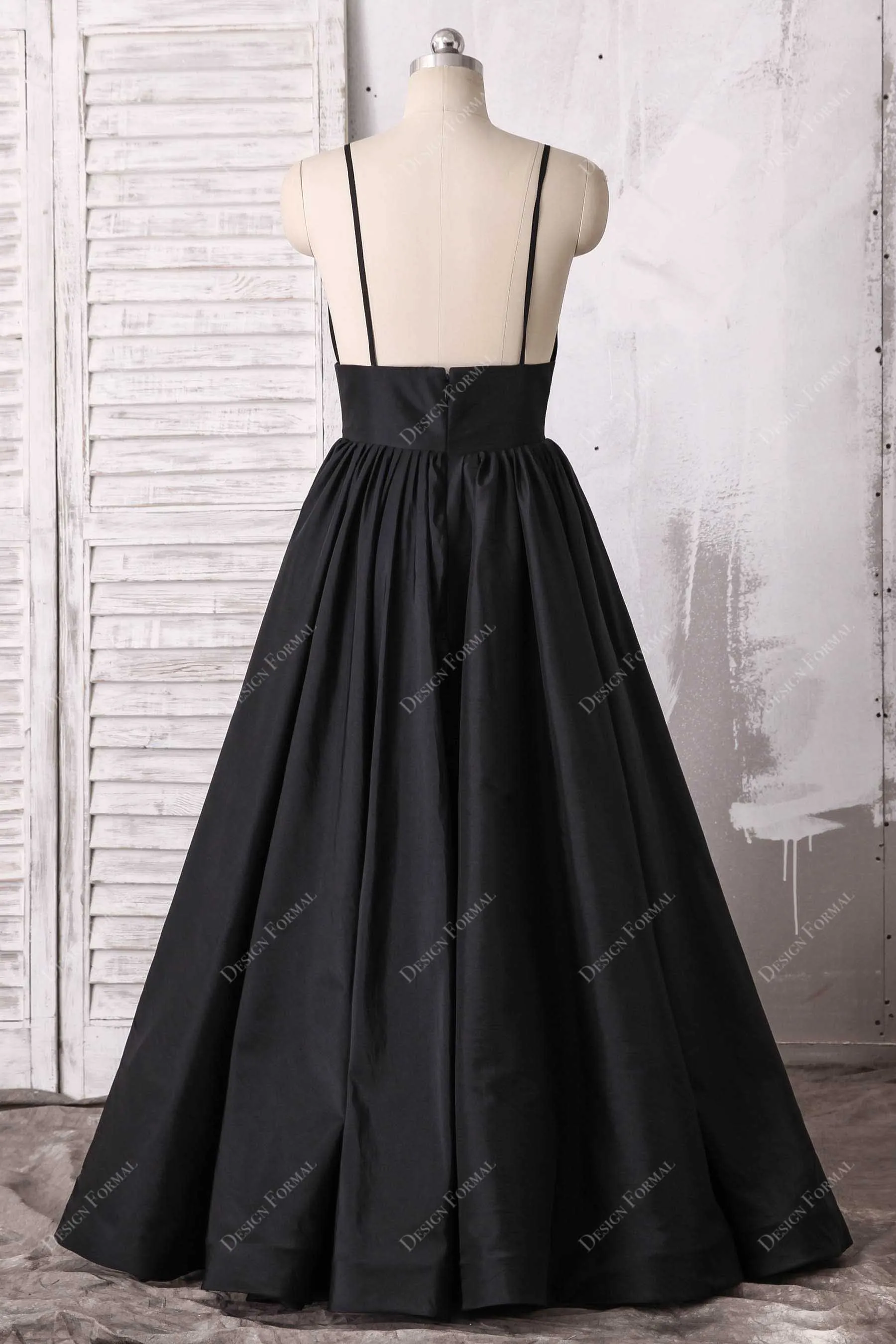 Plus Size Black Taffeta V-Neck Empire Simple A-line Evening Dress