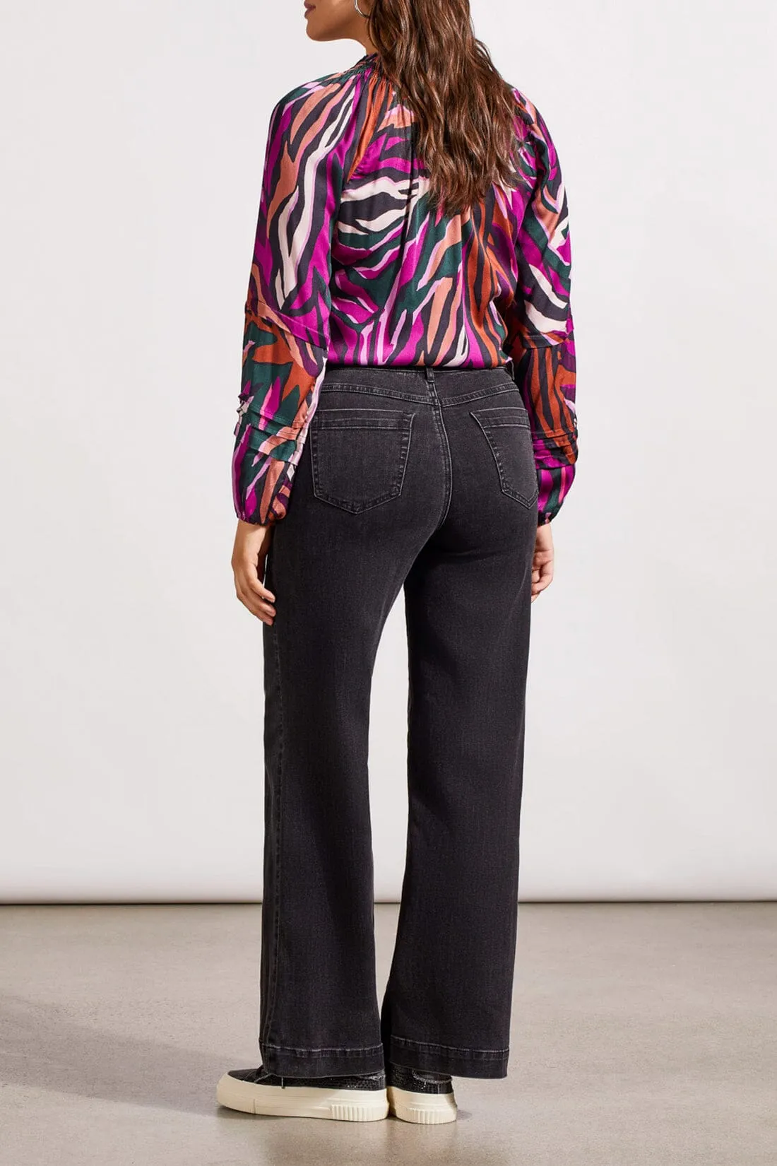 PULL ON WIDE LEG BLACK JEAN