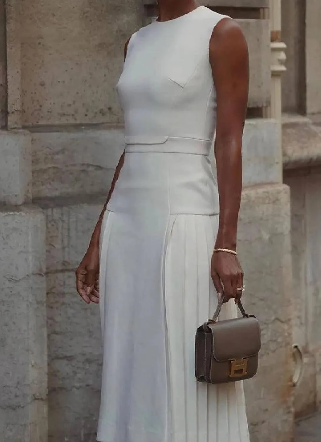 Women's 2025 Summer Straps Sleeveless Pleated Midi Dresses White Plain Waist Cinching Slim Fit Wedding Shift Dress